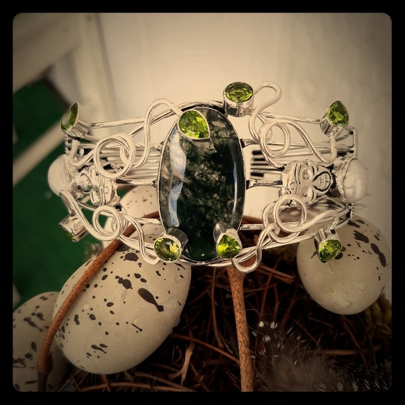 New Moss Agate, Peridot Silver Skull Bracelet. - Picture 3 of 7